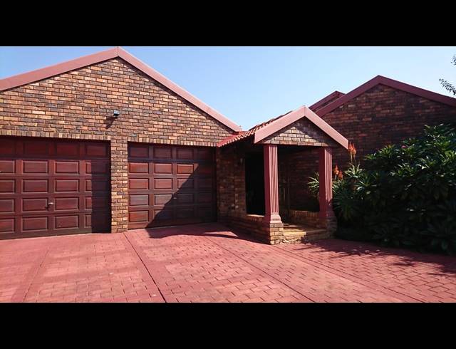 4 BEDROOM HOUSE SOLD IN FLORAUNA